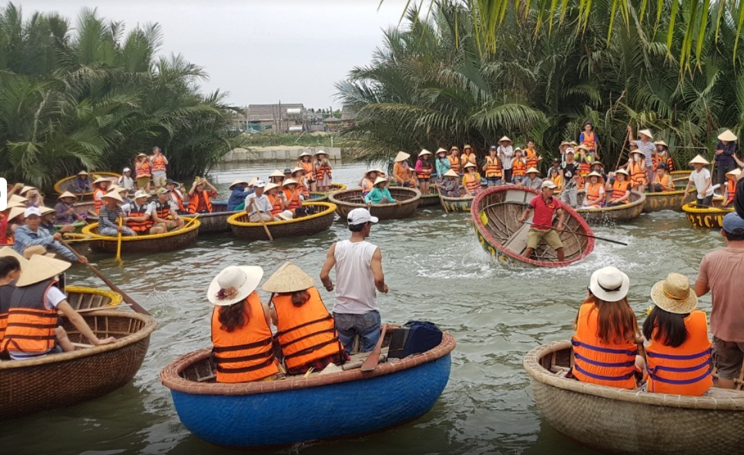 호이안 바구니배